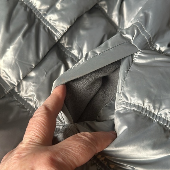 M Eileen Fisher Platinum Funnel Neck Puffer down coat. Silver. Snap buttons. EUC - Picture 12 of 16